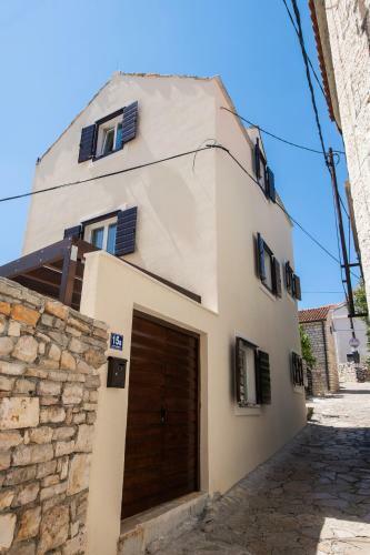 House Andro