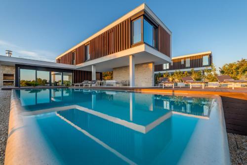 Luxury Villa Sunray 1