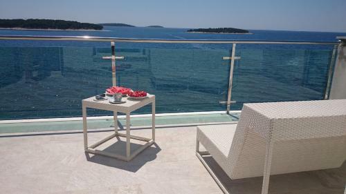 Aparthotel Apartments Toni Sea View