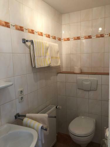 Hostal Wein Und G�stehaus H�ls