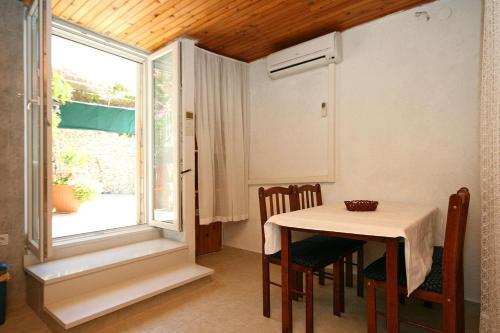 Apartments By The Sea Bilo, Primosten - 4190