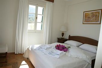 Hotel Chrithoni's Paradise
