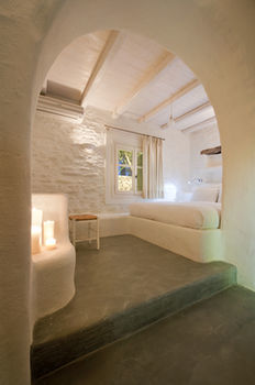 Petros Place Hotel