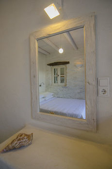 Petros Place Hotel