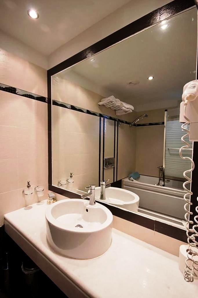 Hotel Aeolis