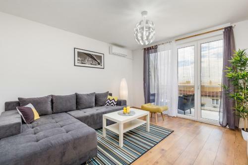 Victory Sea View Apartment