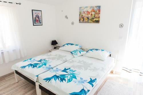 Apartamentos Ella