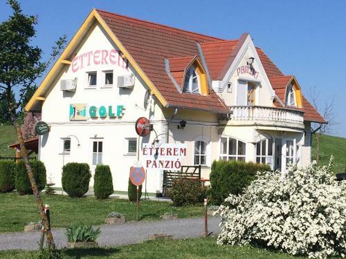 Hostal Golf �tterem �s Panzi�