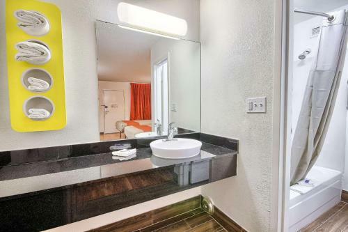 Motel 6 Columbus West