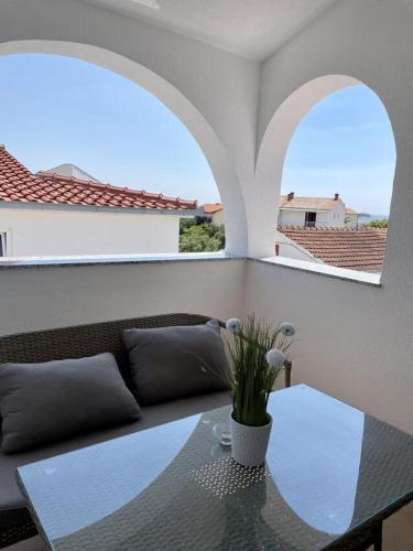 Apartments By The Sea Rogoznica - 19367