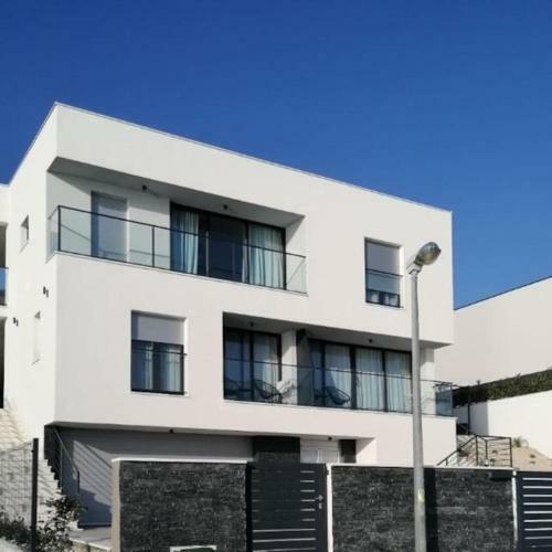 Beach Front Apartment With Beautiful Sunsets
