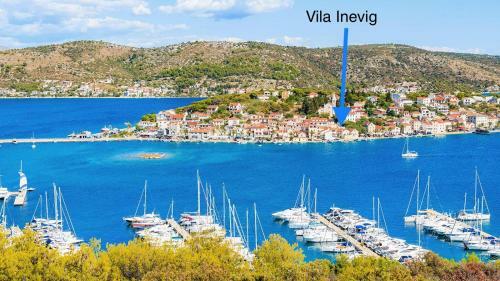 Villa Holiday Home Inevig