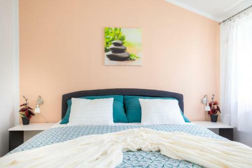 Apartman Luni S Bazenom