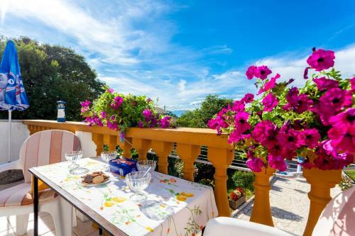 Apartman Luni S Bazenom
