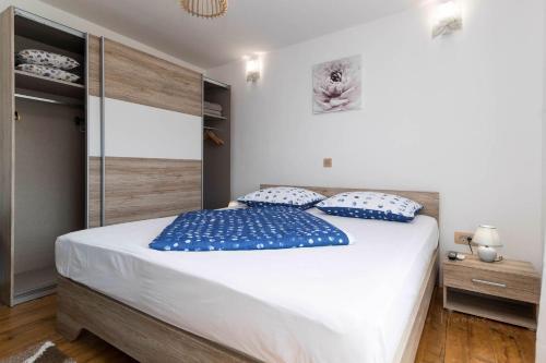 Holiday Home In Tribalj 41593