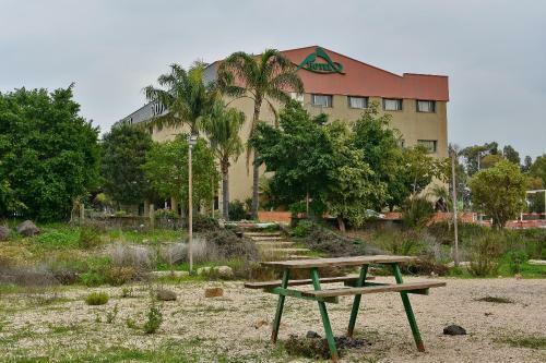 Pearl Of The Valley Hotel