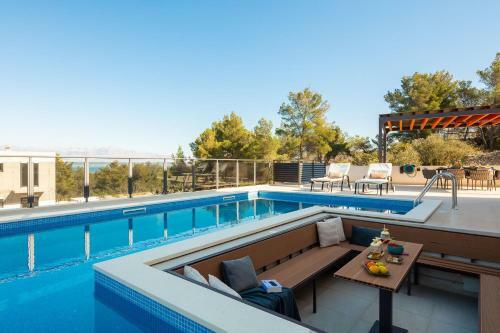 Beautiful Villa Golden Dream