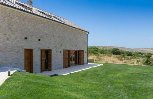 Luxury Villa Silence With Heated Pool