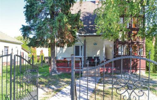 Holiday Home Keszeg U-balatonmariaf�rd�