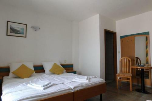 Hostal Rooms By The Sea Supetar, Brac - 19049