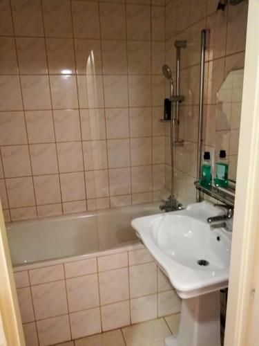 Ifjus�g 68 Apartman