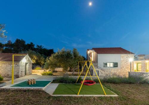 Villa Barbara - Olive Paradise, With Chlorine-free Pool