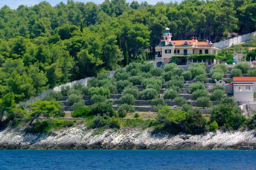 Unique Seaside Villa With Pool
