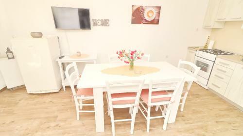Seafront Apartment Marinka