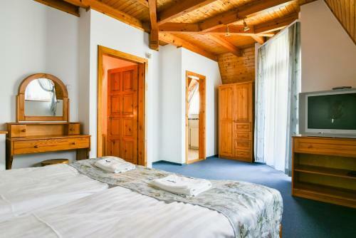 Gy?rfi Apartmanh�z Zam�rdi
