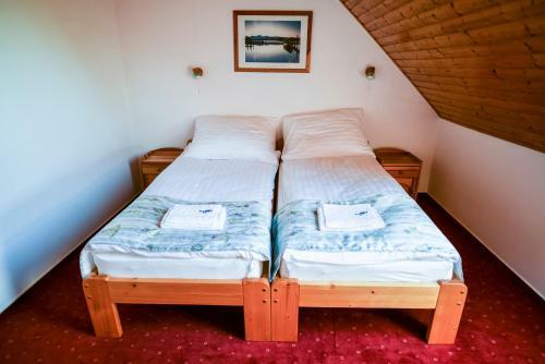 Gy?rfi Apartmanh�z Zam�rdi