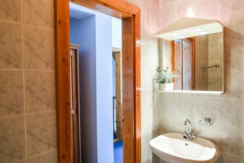 Gy?rfi Apartmanh�z Zam�rdi