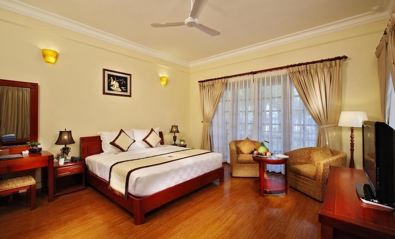 Hotel Golden Coast Resort & Spa