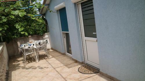 Hostal Rooms And Apartments V&m