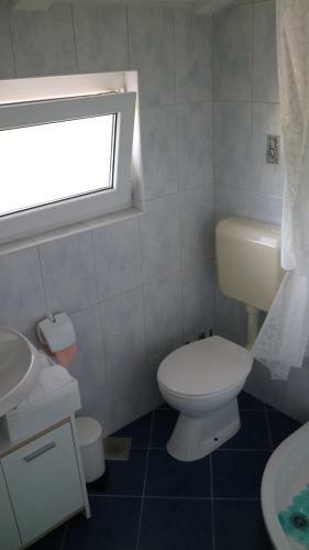 Hostal Rooms And Apartments V&m