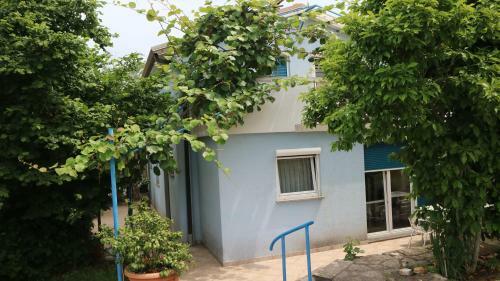 Hostal Rooms And Apartments V&m