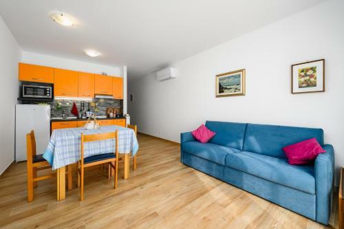 Hostal Andrea House With Apartments