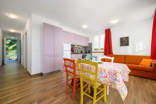 Hostal Andrea House With Apartments