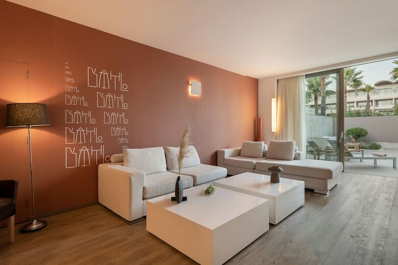Hotel Avra Imperial Beach Resort & Spa