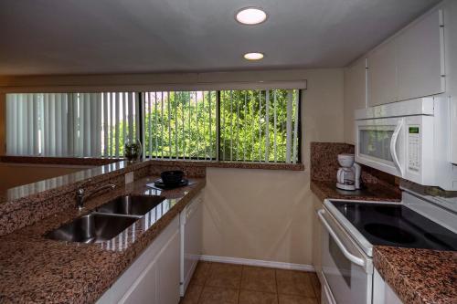 Bird's Nest Vacation Apartments