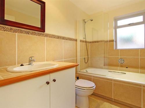 Hostal Blueline Guesthouse-seaforth, Simon's Town