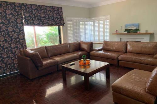 Apartamento Spacious Sunny-side Getaway For All