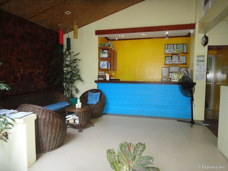 Hotel Blue Lagoon Inn & Suites