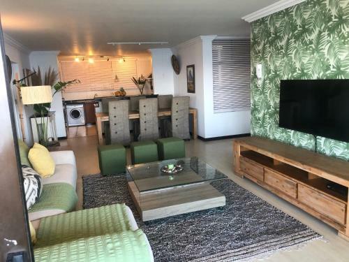Sands Umdloti Luxury Beach Front Apartment