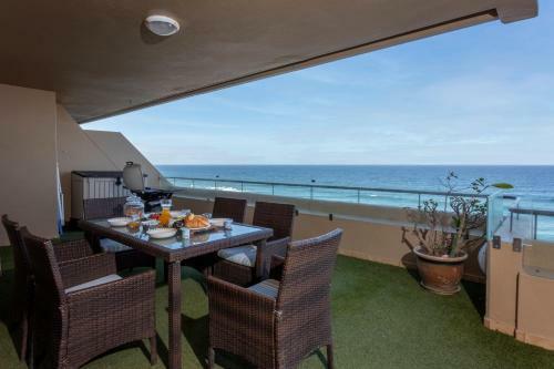 Sands Umdloti Luxury Beach Front Apartment