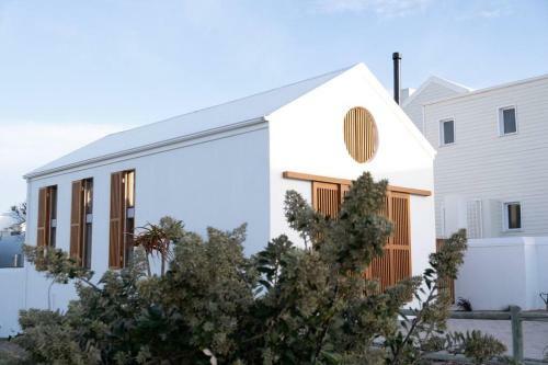Yzers Boat House