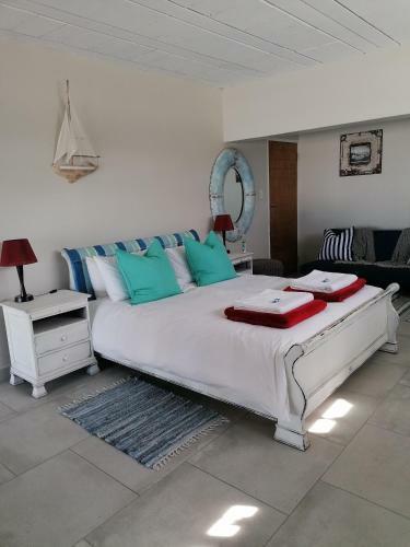 Apartamento Nautilus Yzerfontein Self Catering Accommodation On Ground Level