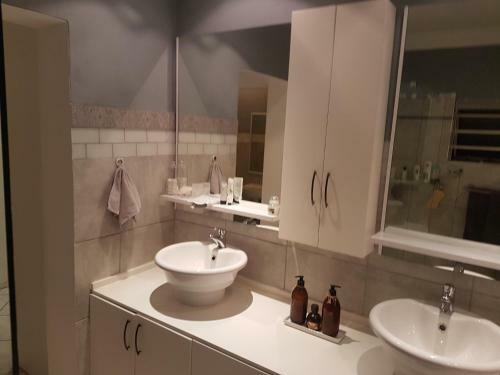 Hostal Roosboompies Guest Suite