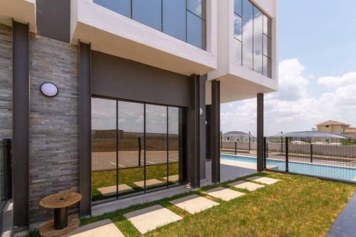 Apartamento Alimama Spaces: The Manson's 8 On New