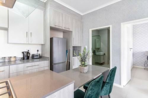 Apartamento Alimama Spaces: The Manson's 8 On New