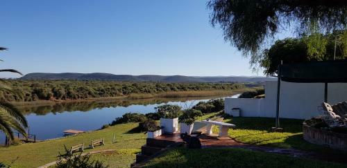 Bed & Breakfast Addo Riverside Villa